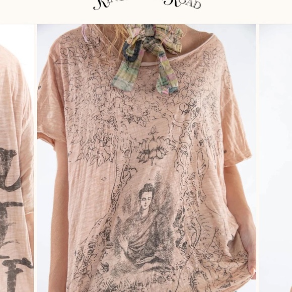 Magnolia Pearl Tops - Magnolia Pearl Soft Peach Graphic Short Sleeve Tee
